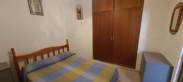 Chalet adosado en calle Santa Anna, 3