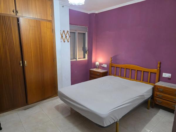 Chalet adosado en calle Santa Anna, 3