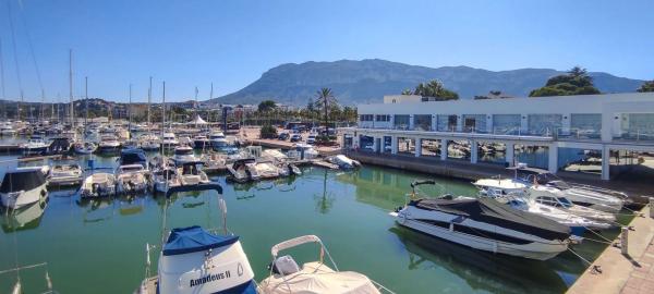 Piso en calle D'Adrastea