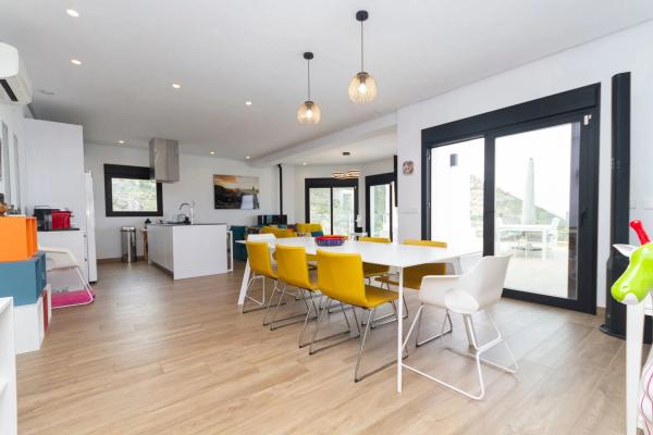 Casa independiente en calle Niobe