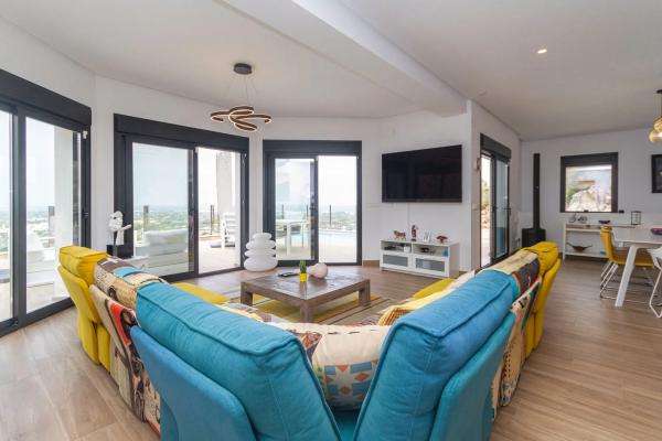 Casa independiente en calle Niobe