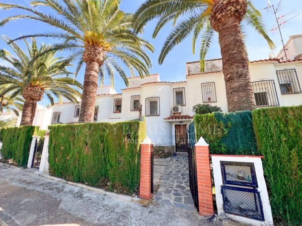 Chalet adosado en calle Òliba s/n