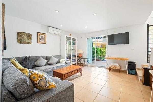 Chalet adosado en calle Bot