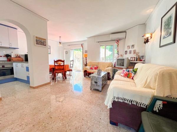 Chalet adosado en calle Òliba s/n