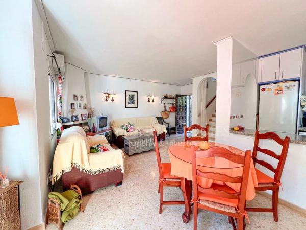 Chalet adosado en calle Òliba s/n