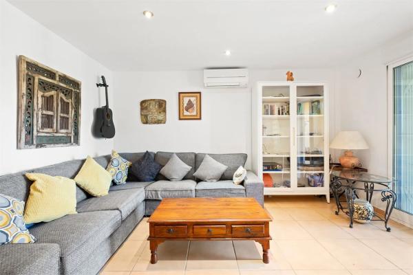 Chalet adosado en calle Bot