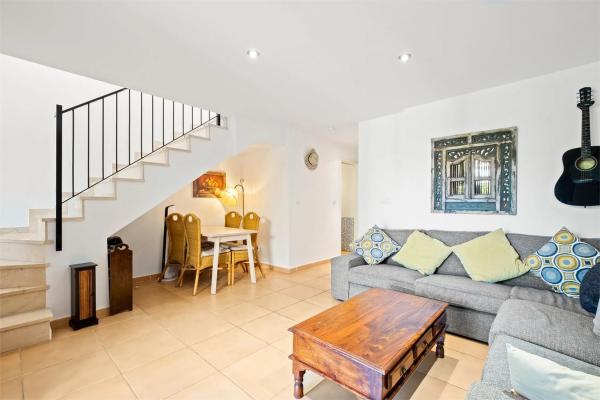 Chalet adosado en calle Bot