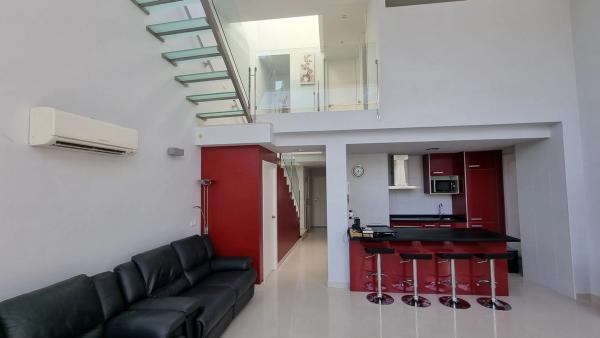 Chalet pareado en calle Drago, 2