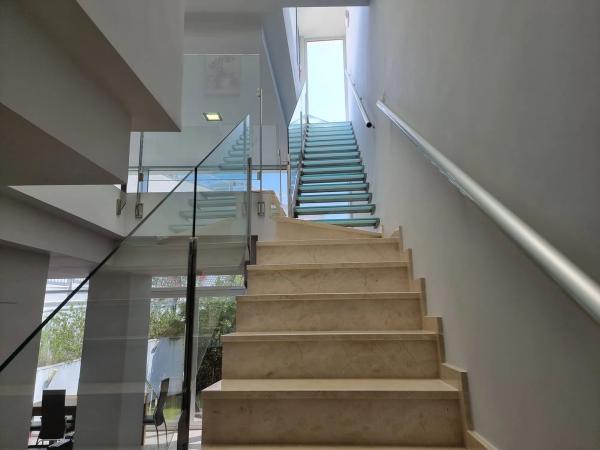 Chalet pareado en calle Drago, 2