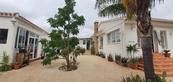 Casa independiente en calle Aquil·les