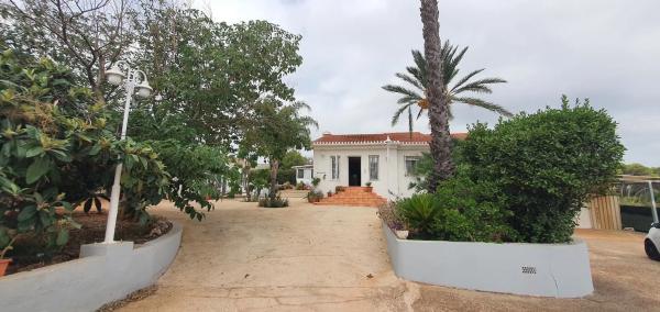 Casa independiente en calle Aquil·les