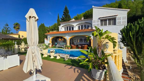 Casa independiente en calle Leto