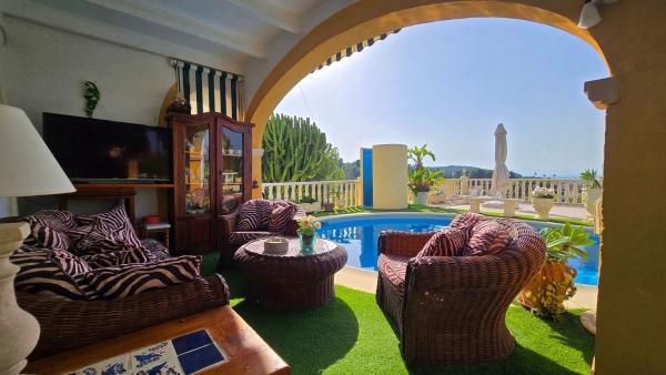 Casa independiente en calle Leto