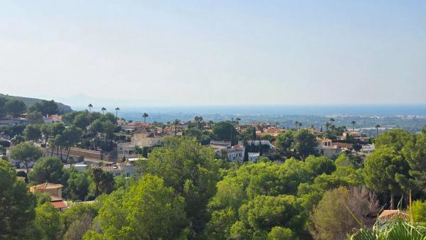 Casa independiente en calle Leto