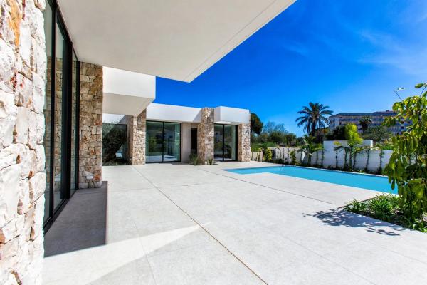 Chalet adosado en calle Tulipá