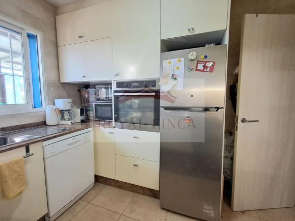 Chalet adosado en calle Girona, 8