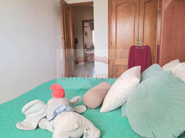 Chalet adosado en calle Girona, 8