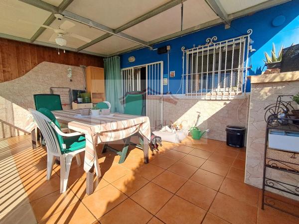 Chalet adosado en calle Girona, 8