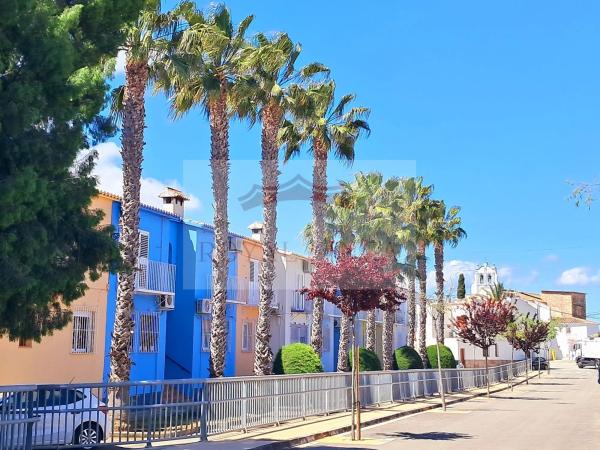 Chalet adosado en calle Girona, 8