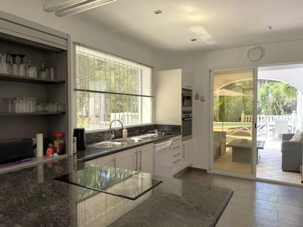 Casa independiente en calle Río Genil