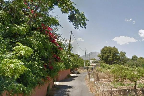 Casa independiente en calle Polop de la Marina