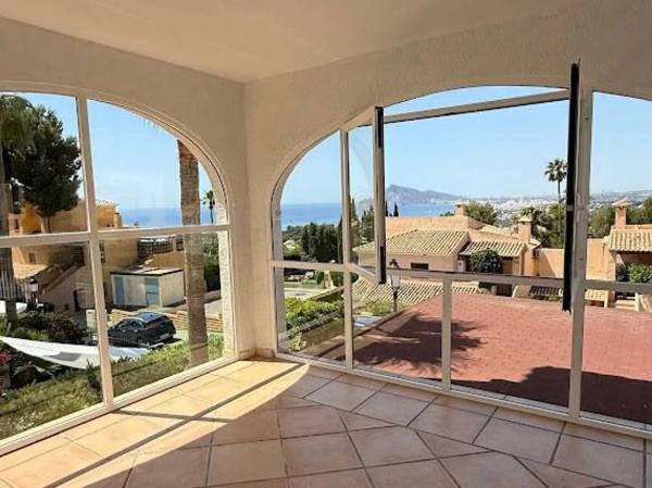 Casa independiente en calle Bélgica s/n