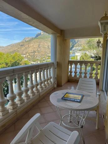 Casa independiente en avenida Europa