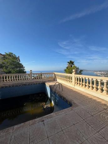 Casa independiente en avenida Europa