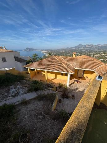 Casa independiente en avenida Europa