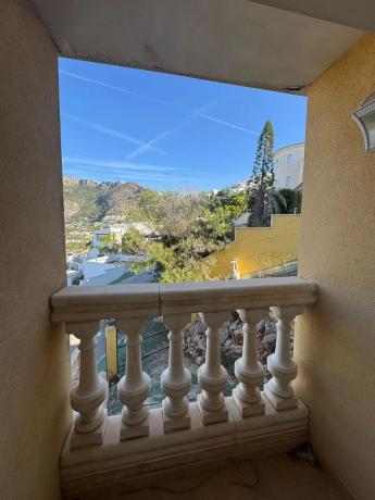 Casa independiente en avenida Europa