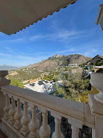 Casa independiente en avenida Europa