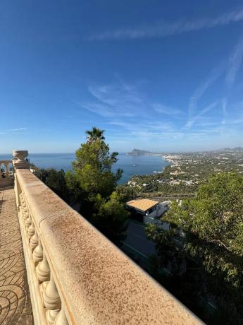 Casa independiente en avenida Europa