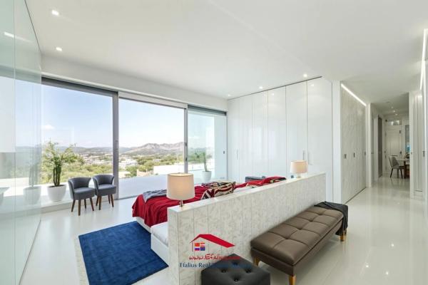 Casa independiente en avenida Principal, 111