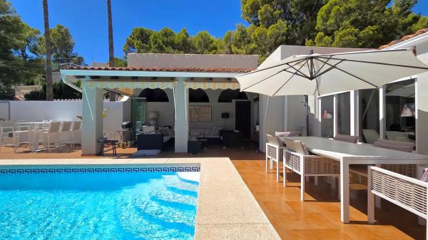 Casa independiente en calle Serrella