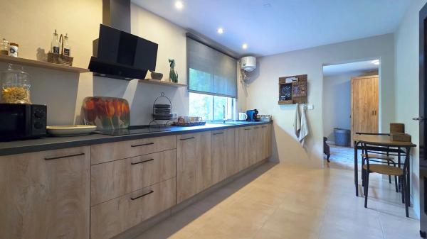 Casa independiente en calle Serrella