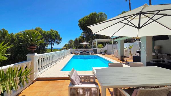 Casa independiente en calle Serrella