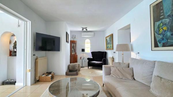 Casa independiente en calle Serrella