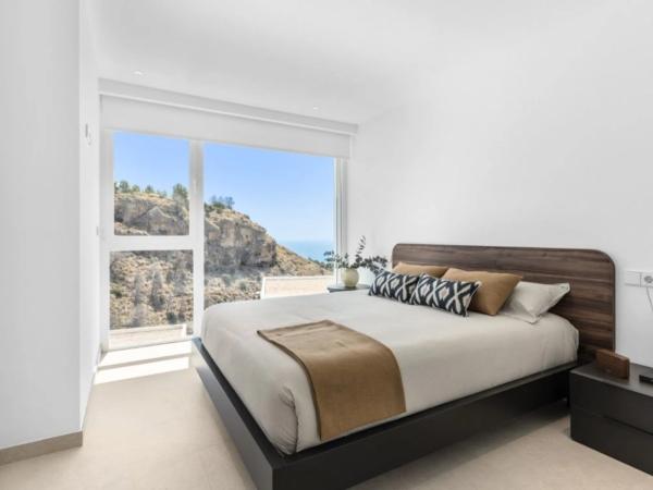 Casa independiente en calle Peñas Rojas