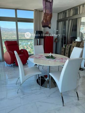 Piso en calle de Viena