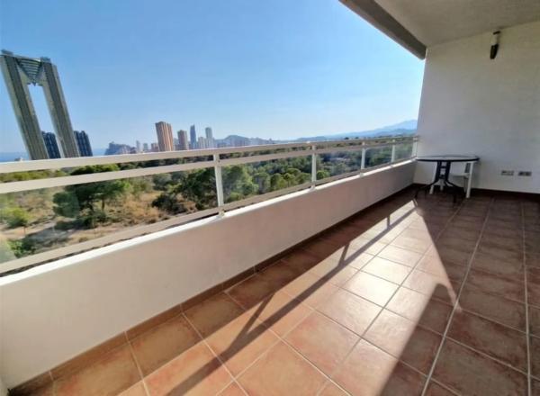 Piso en calle Presidente Adolfo Suárez