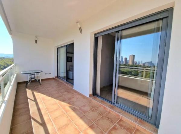 Piso en calle Presidente Adolfo Suárez