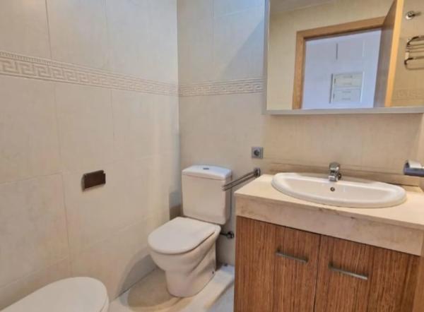 Piso en calle Presidente Adolfo Suárez