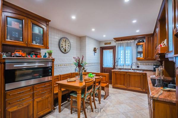 Piso en avenida Alcoi, 12