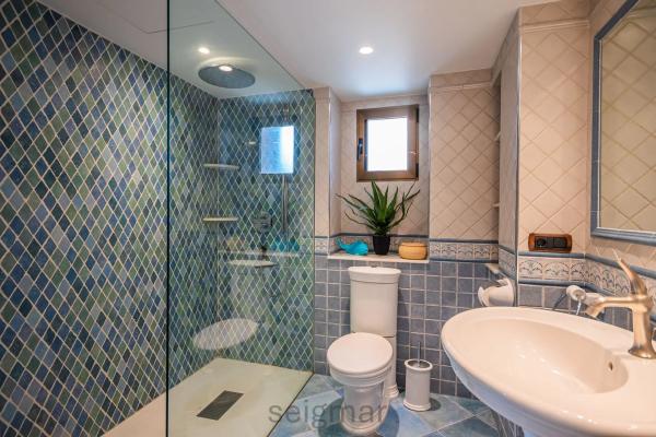 Piso en avenida Alcoi, 12