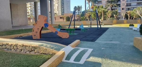 Piso en avenida de la Marina Baixa, 3