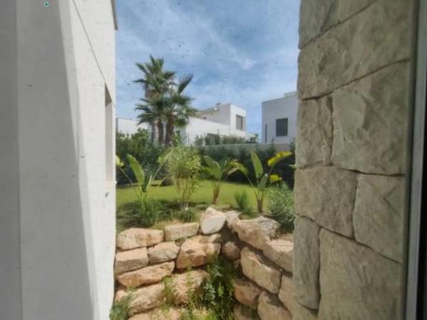 Casa independiente en calle Praga