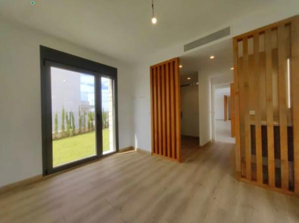 Casa independiente en calle Praga