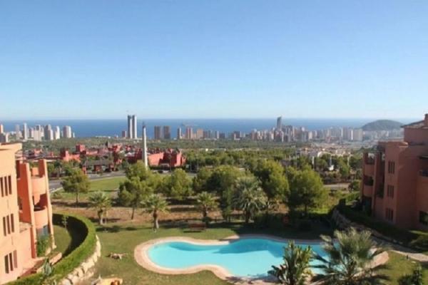 Casa independiente en calle Praga