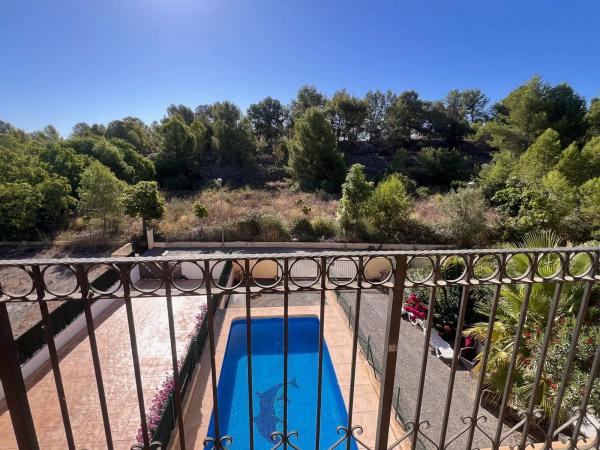 Chalet adosado en calle Xarquia