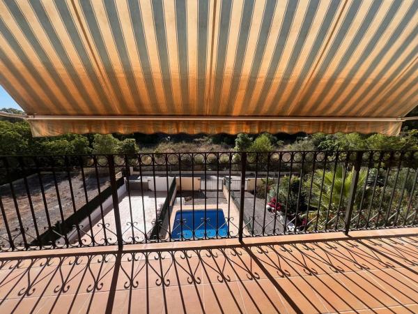 Chalet adosado en calle Xarquia